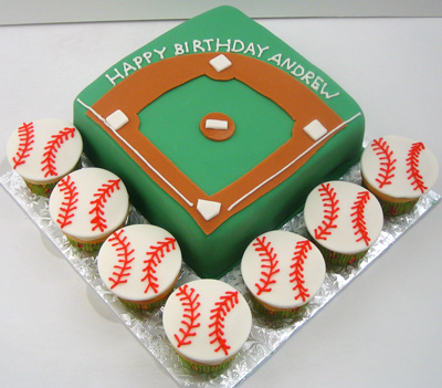 Baseball Birthday Cakes on Baseball Diamond With Cupcakes To Celebrate Andrew   S 10th Birthday